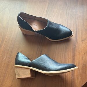 NEW Cynthia Rowley Eddie booties